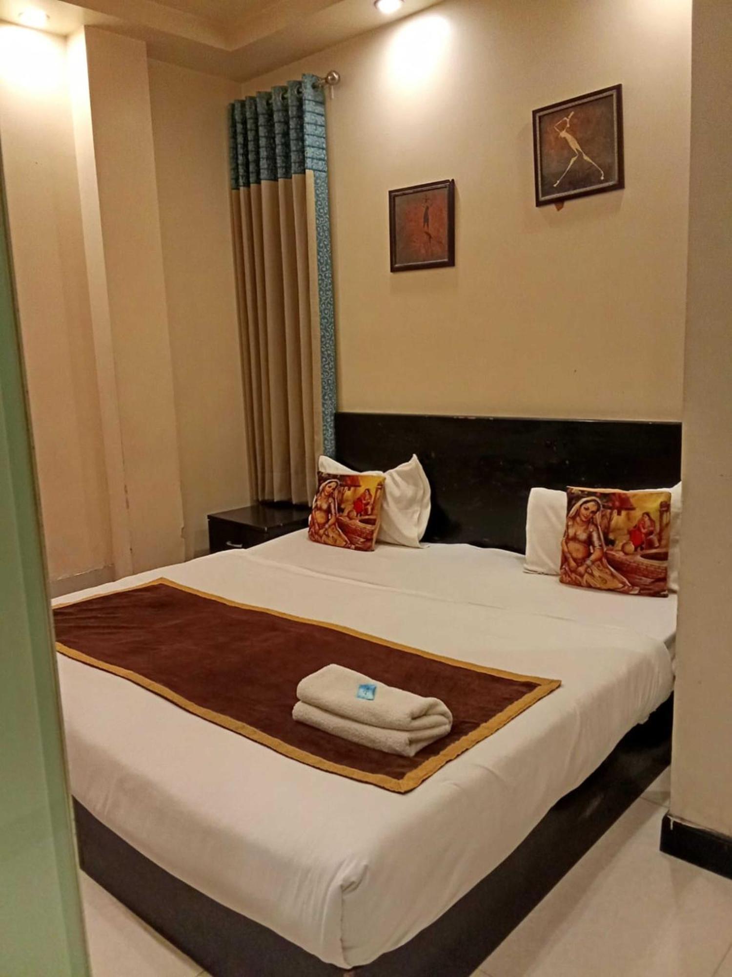Hotel Paschim Vihar Delhi  Exterior foto
