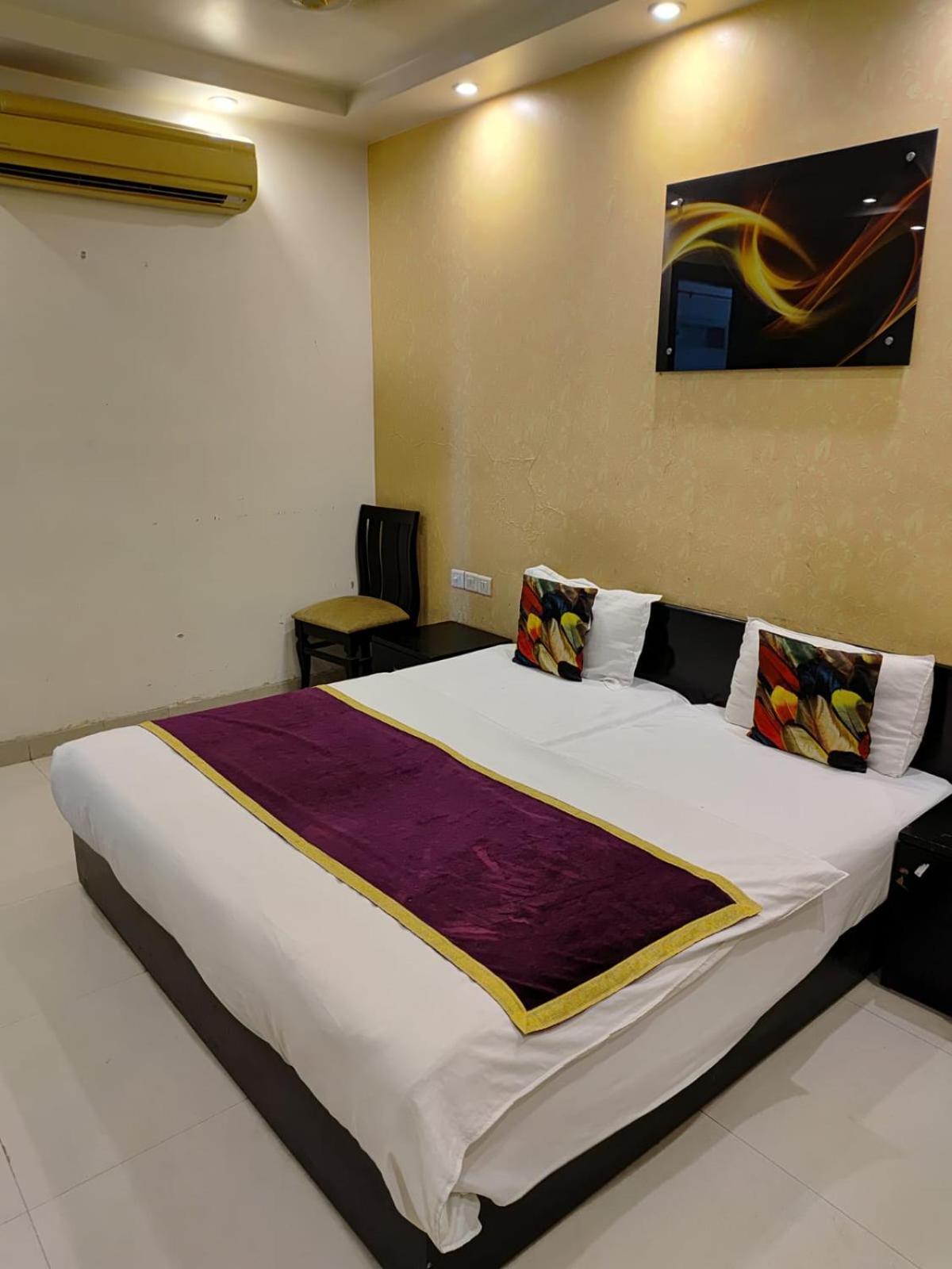 Hotel Paschim Vihar Delhi  Exterior foto